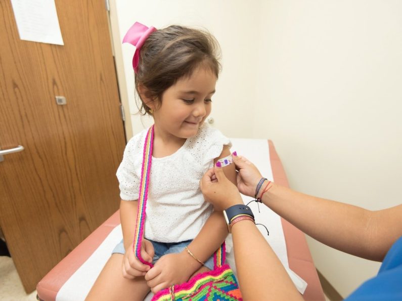 Вакцинация от COVID-19 детей в США